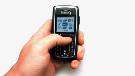 Mobiles, social media key for customer communications