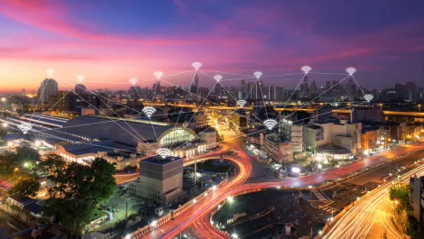 5G Analyst's Views – from Hyping to Happening