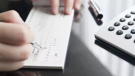 Kiwibank to stop accepting cheques